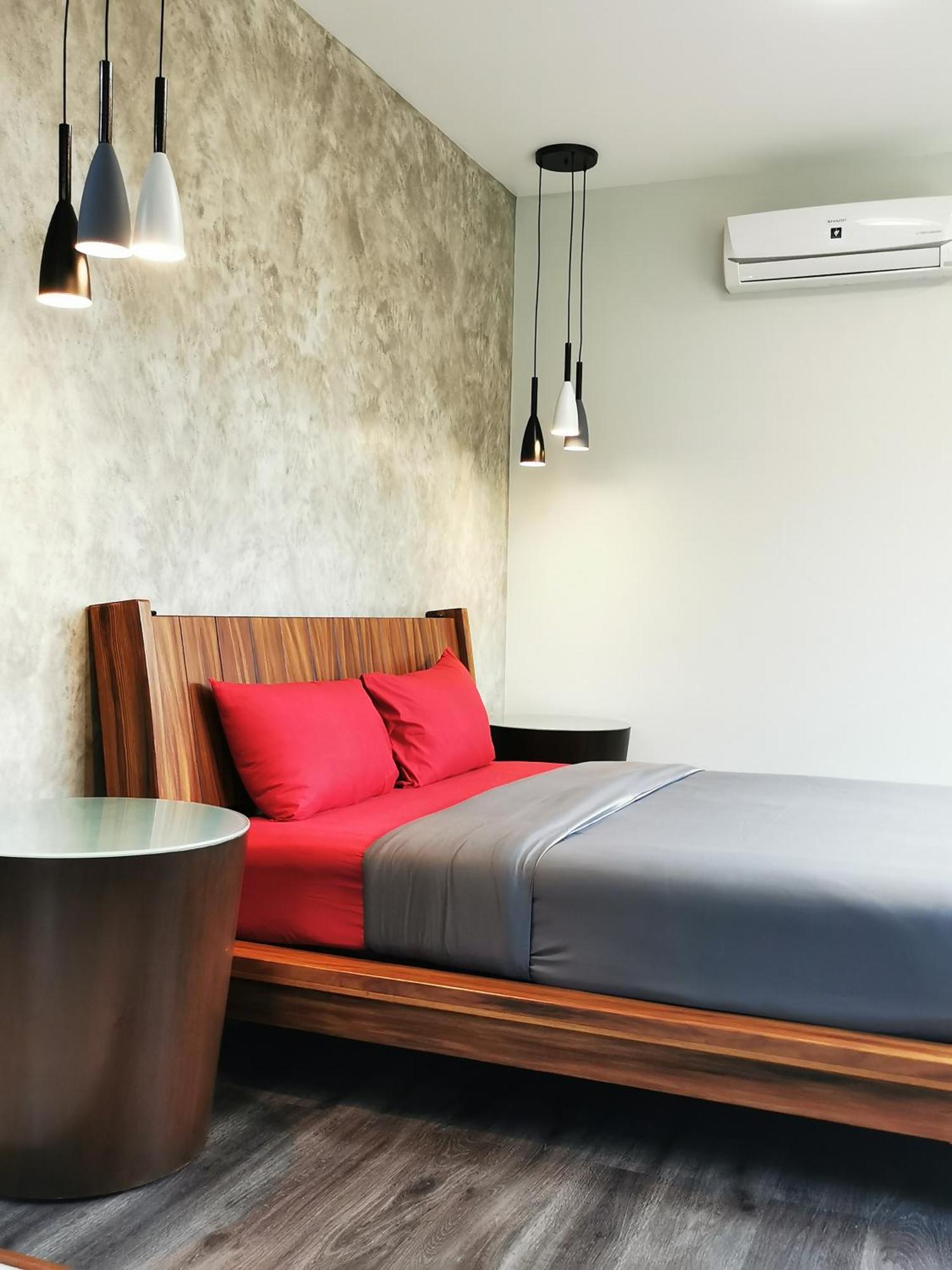 Cafe'@Luv22 Hotel Phuket Exterior photo
